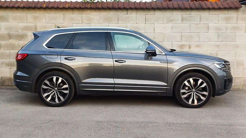 Volkswagen Touareg TSI 250kW R-LINE - fotka 3 z 33