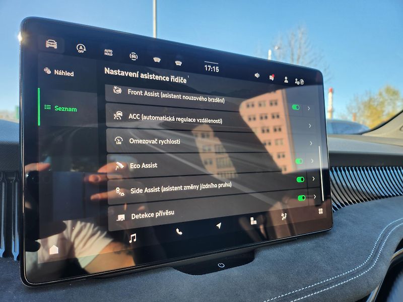 Škoda Superb Sportline 2.0 TDI 142kw DSG 4x - fotka 15 z 29