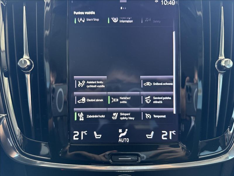 Volvo V90 2,0   140kW,D4,AWD,SERVISKA, - fotka 18 z 34