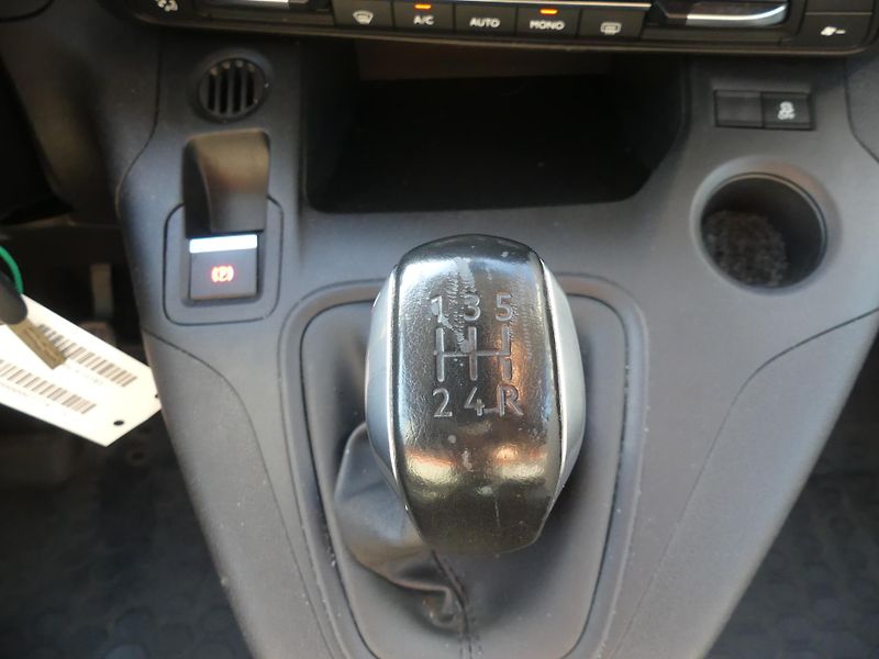 Citroën Berlingo (2018) 1,5 BlueHDi 100 MAN5 XTR - fotka 16 z 19