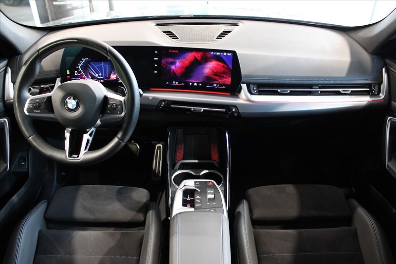 BMW X1 xDrive23d M Sport Individual - fotka 14 z 36