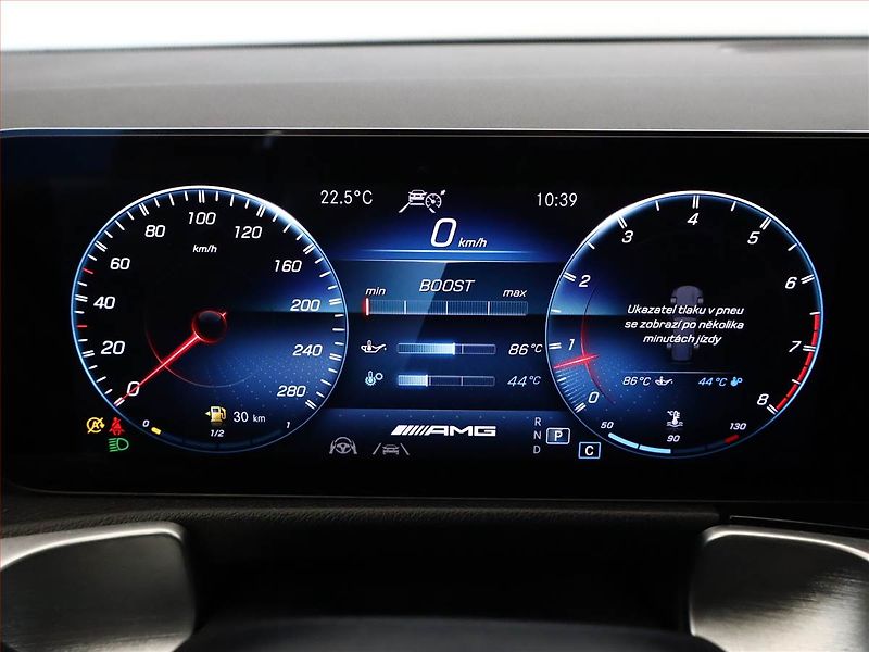 Mercedes-Benz GLB (2022) 35 AMG 4MATIC - fotka 9 z 20
