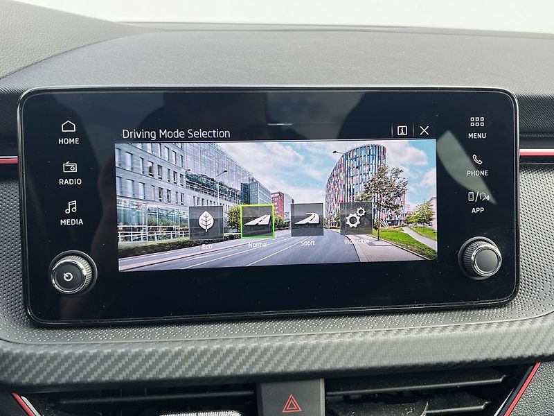 Škoda Scala Monte Carlo 1.5 TSI 110 kW - fotka 29 z 35