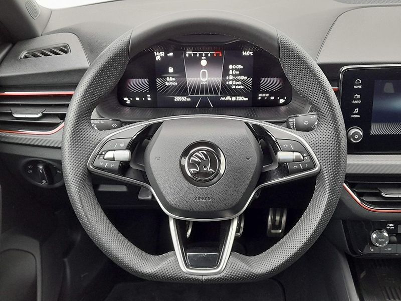 Škoda Scala Monte Carlo 1.0 TSI 85kW 6MP - fotka 18 z 20
