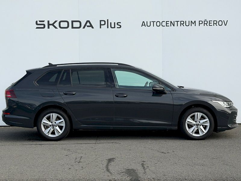 Volkswagen Golf (2024) 1.5 TSI 110kW Life - fotka 32 z 35
