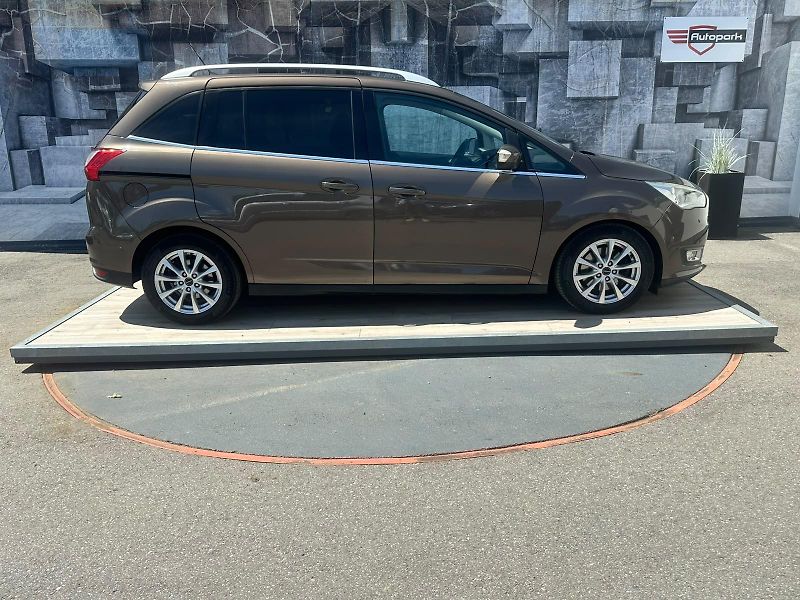 Ford Grand C-MAX (2016) 2.0TDCi, 110KW, TITANIUM - fotka 5 z 23