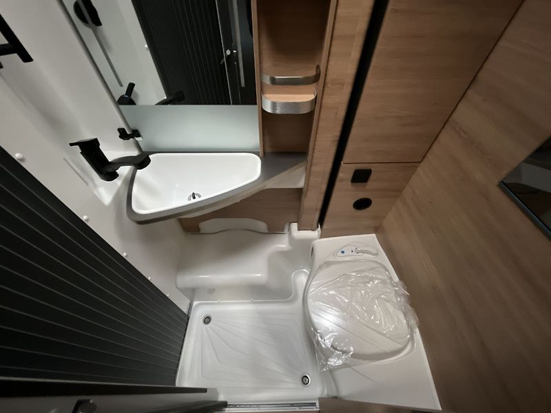 Knaus (2027) L!VE WAVE 650 MEG Platinum Sel - fotka 18 z 23