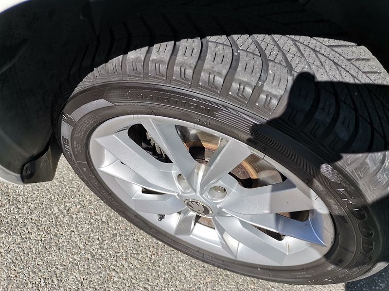 Škoda Yeti (2014) 2.0TDi 103kw DSG 4x4 Elegance - fotka 24 z 27