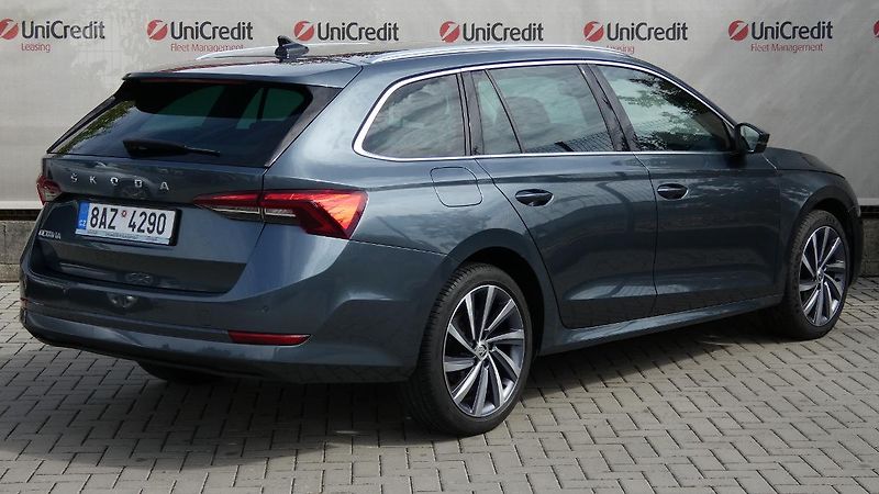 Škoda Octavia 2,0 TDI Style 110 kW - fotka 3 z 23