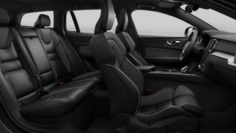 Volvo V60 (2026) B4 PLUS DARK AUT - fotka 5 z 20