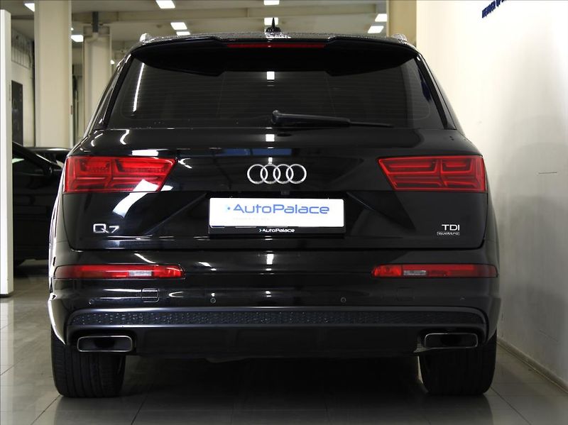 Audi Q7 3,0 TDi 200kW S-line MATRIX - fotka 4 z 24
