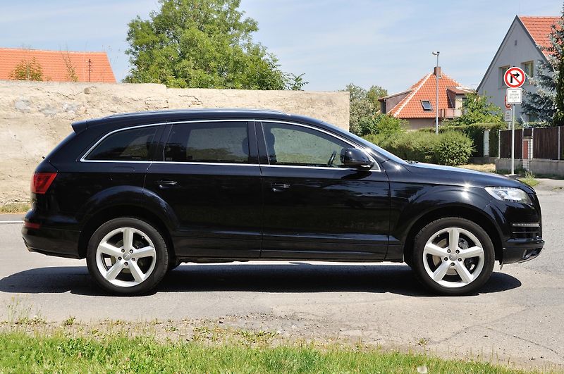 Audi Q7 (2010) 3.0 TDi V6 QUATTRO,XENONY,FACE - fotka 2 z 47