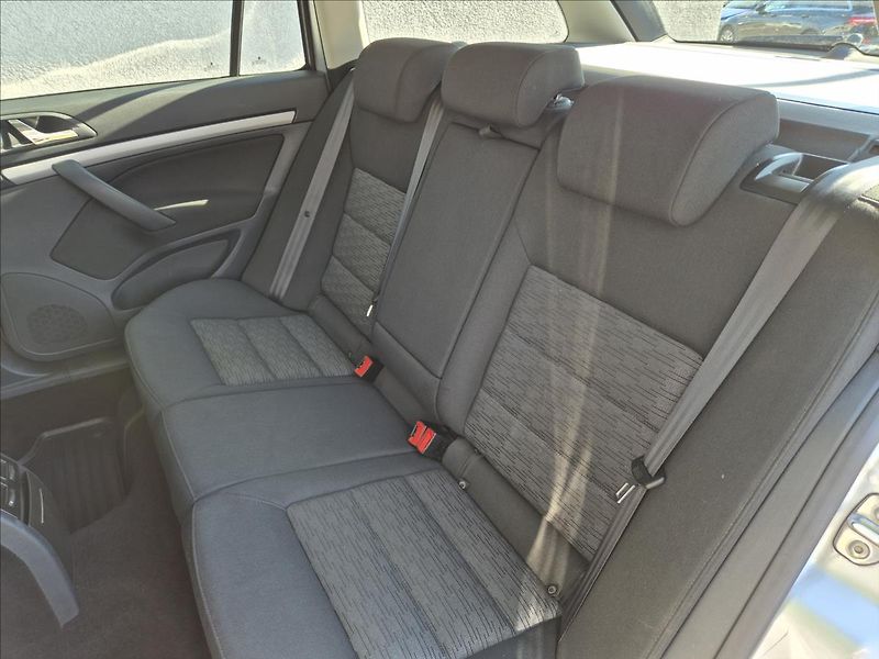 Škoda Octavia 1,4 TSI Combi Klima Výhřev ESP - fotka 15 z 28