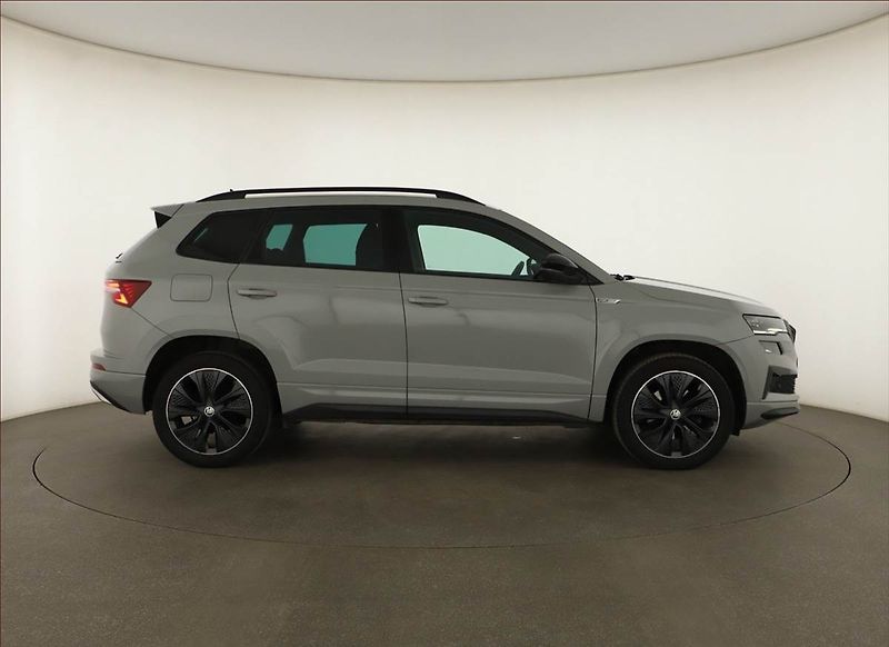 Škoda Karoq (2023) Sportline 2.0 TDI - fotka 6 z 17