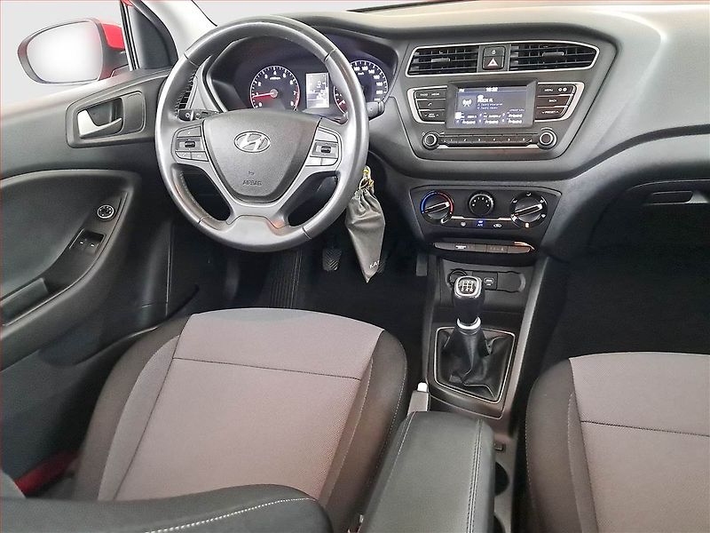 Hyundai i20 (2019) 1.2, Serv.kniha, Tempomat - fotka 7 z 17