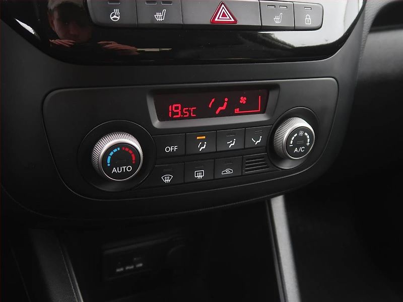 Kia Venga (2015) 1.4 CRDi, Serv.kniha, Tempomat - fotka 15 z 18