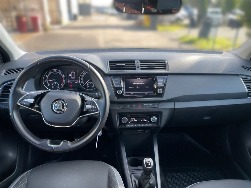 Škoda Fabia 1,0 TSI 70 Ambition - fotka 9 z 11