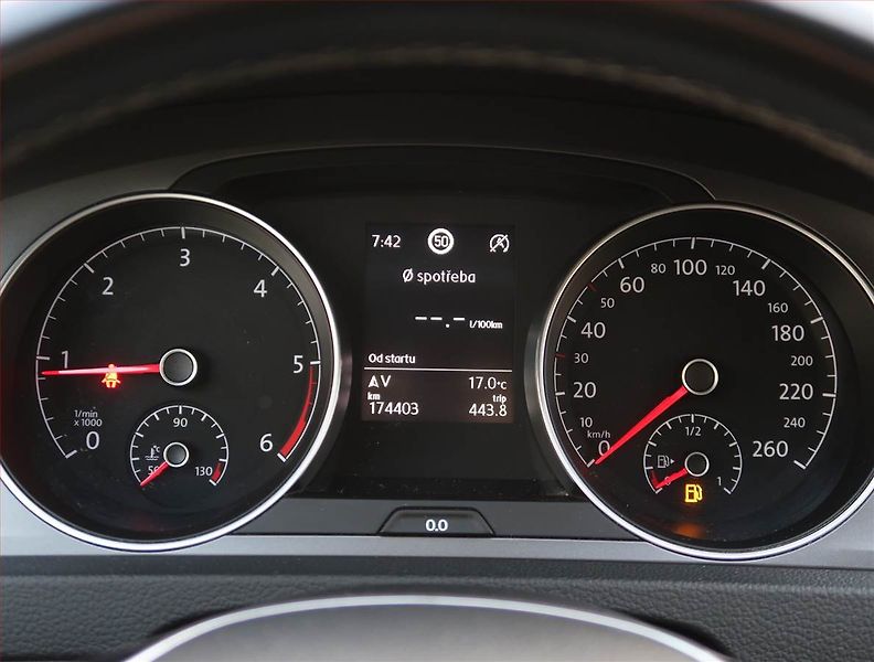 Volkswagen Golf (2016) Comfortline 2.0 TDI, Navi - fotka 11 z 19