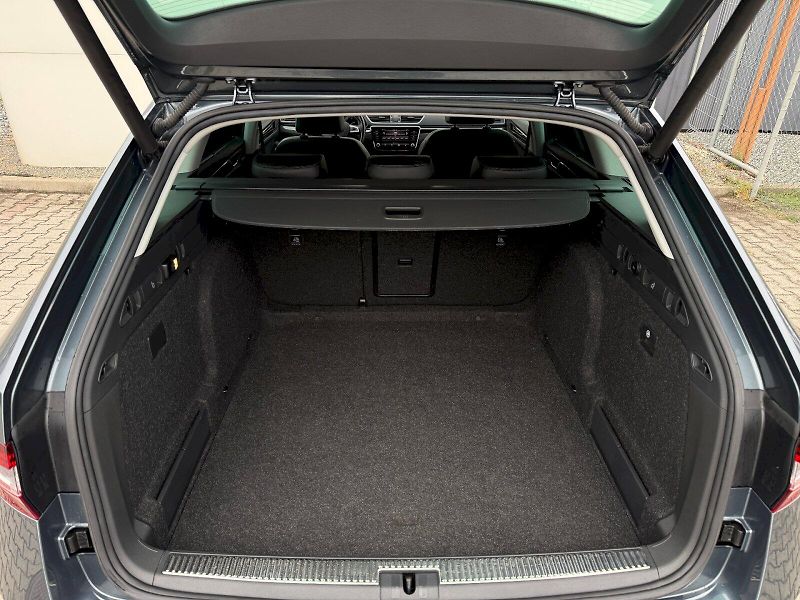 Škoda Superb (2017) Combi 2.0 TSI 206 kW 4x4 DSG L - fotka 25 z 25