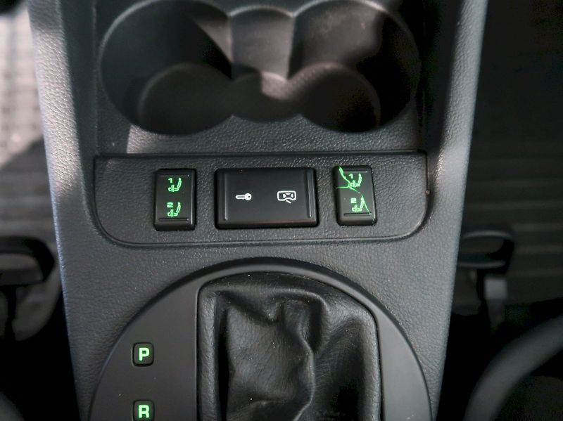 Škoda Fabia (2011) ELEGANCE 1.2TSI 77kW KOMBI DSG - fotka 17 z 24