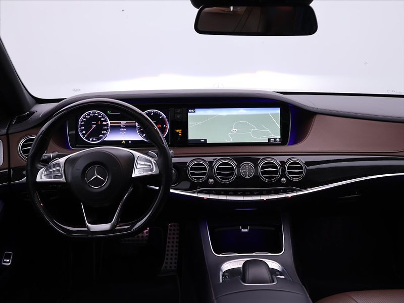 Mercedes-Benz Třídy S 3,0 350d 4Matic AMG paket - fotka 32 z 39