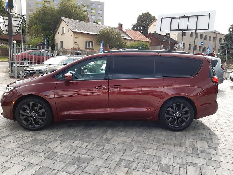 Chrysler Pacifica (2019) 3,6L SPORT, REZERVACE - fotka 4 z 48
