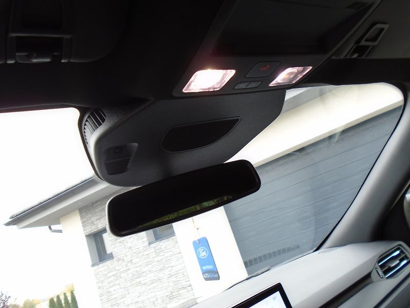 Ford Kuga 2.5 Plug-in-Hybrid ST-Line X  - fotka 27 z 44