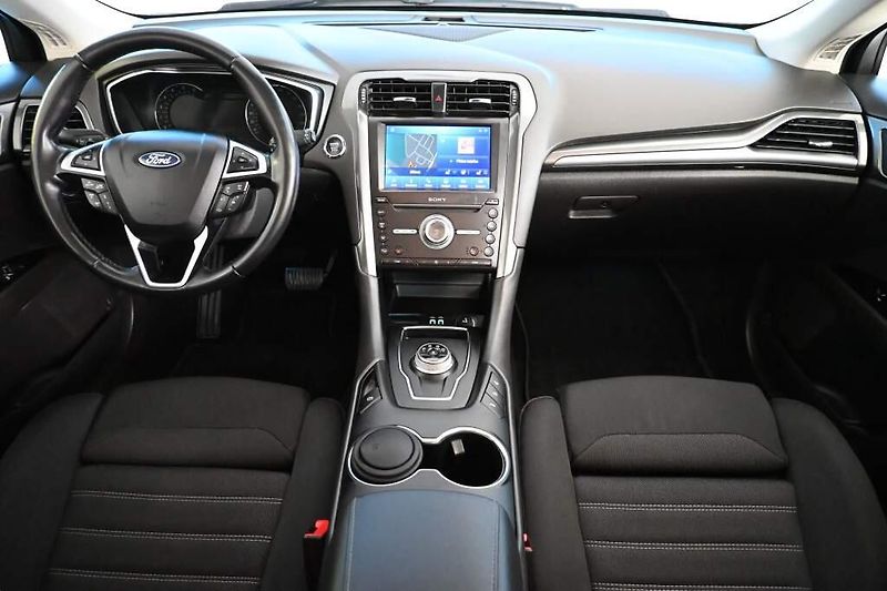 Ford Mondeo (2022) 2.0 140 KW LED SONY ACC Tažné - fotka 12 z 38