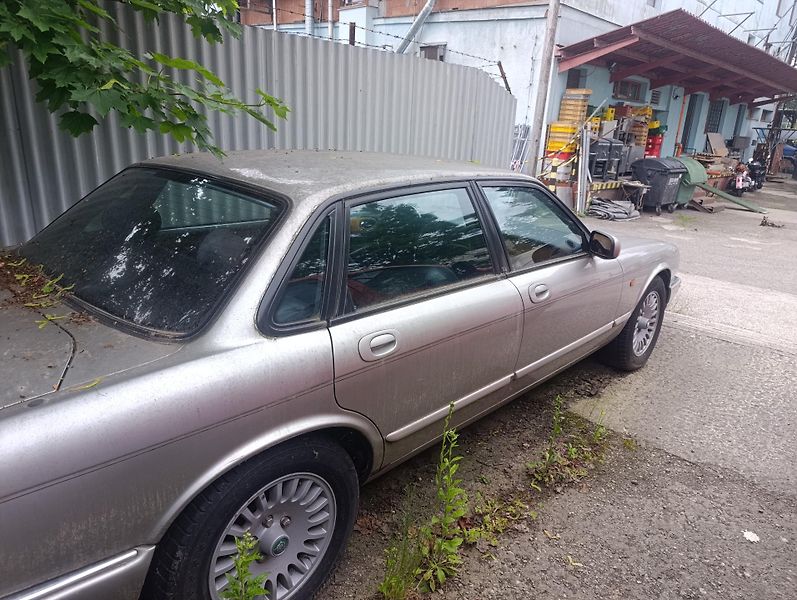 Jaguar XJ8 (1999) - fotka 5 z 7