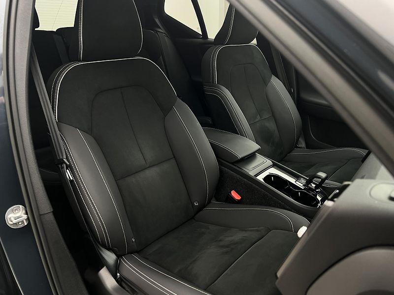 Volvo XC40 RECHARGE PRO AUT - fotka 19 z 44
