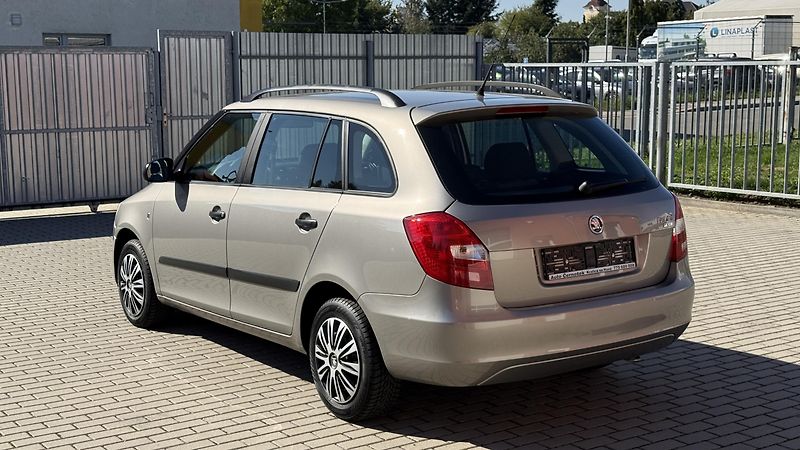 Škoda Fabia (2010) 1.4 16V*63kW*COOL-EDITION*TOP* - fotka 3 z 27
