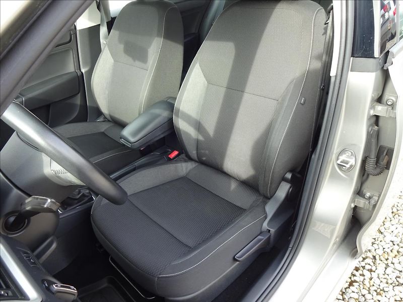 Škoda Rapid 1.2TSI 66kW - fotka 17 z 46