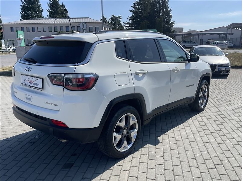 Jeep Compass 1,4 T 125kw AT9 Limited - fotka 30 z 32