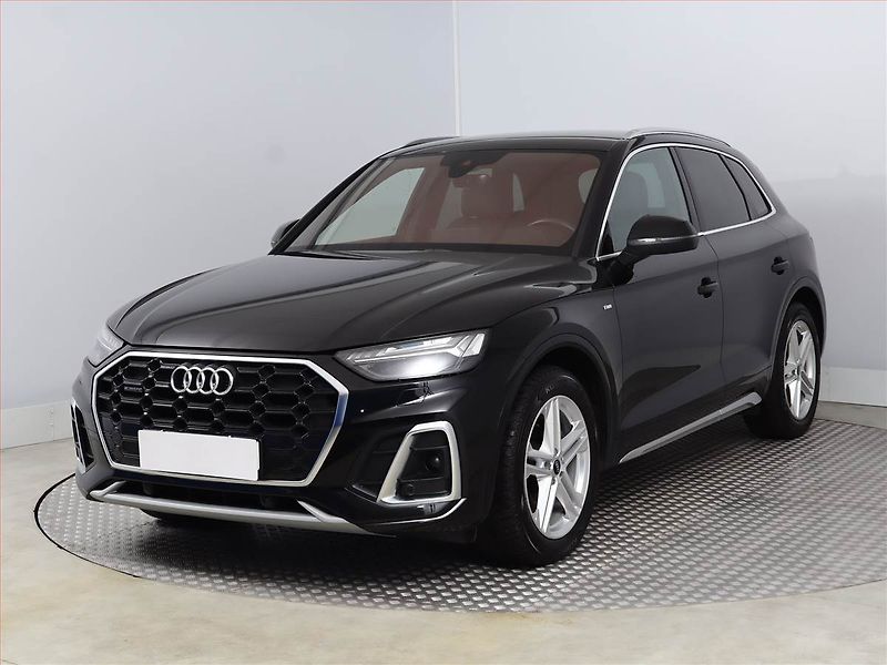 Audi Q5 (2023) 40 TDI - fotka 2 z 23