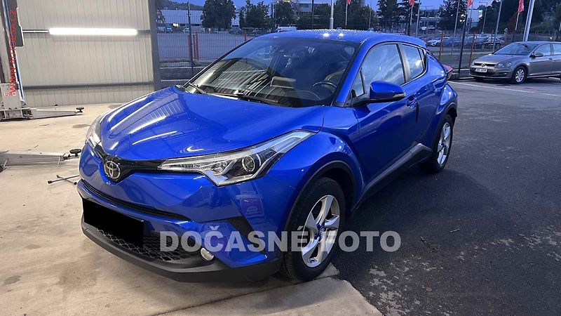 Toyota C-HR (2017) 1.2 T, 1.maj,ČR, Active - fotka 1 z 4