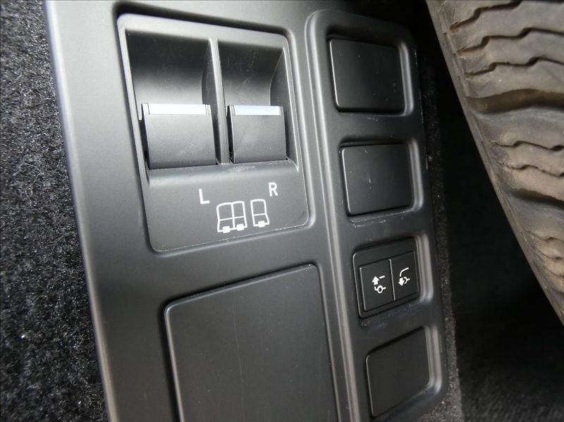 Land Rover Discovery 3,0 D250 Dyn SE,5let záruka,ČR - fotka 39 z 41