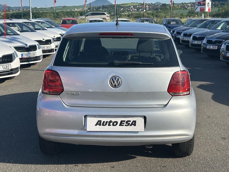 Volkswagen Polo (2011) 1.2HTP, ČR, AC, temp, STK1/28 - fotka 5 z 15