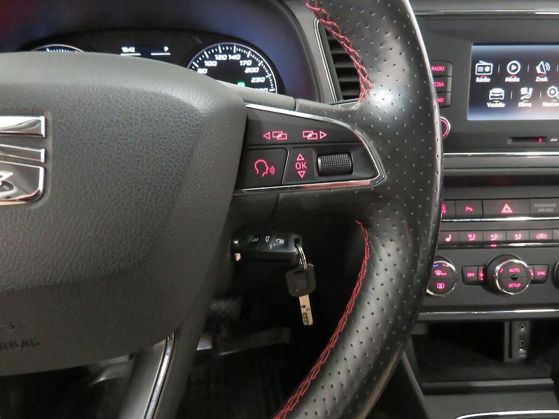 Seat Leon - fotka 18 z 24