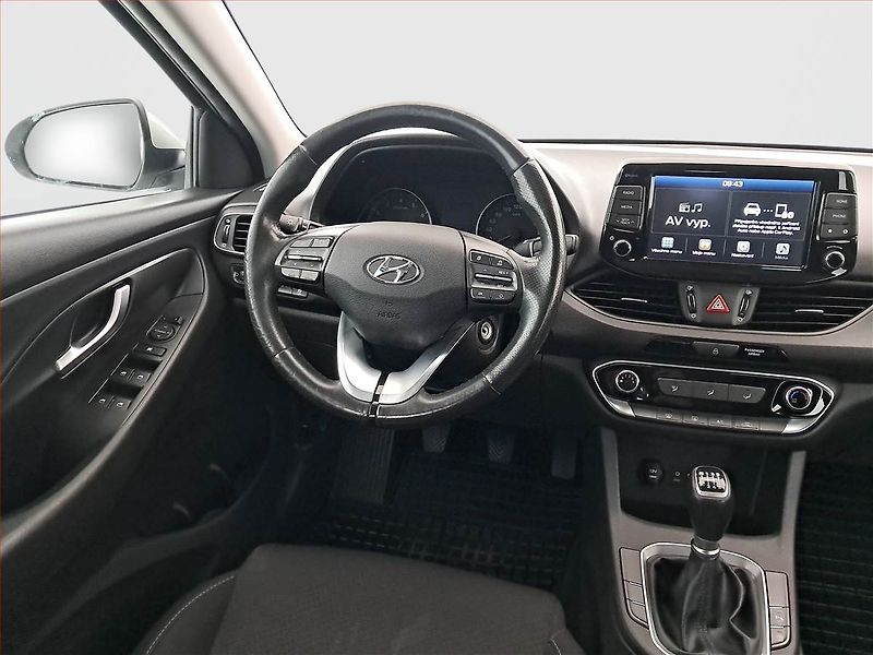 Hyundai i30 (2019) Trikolor 1.4 T-GDI, Serv.kniha - fotka 7 z 19