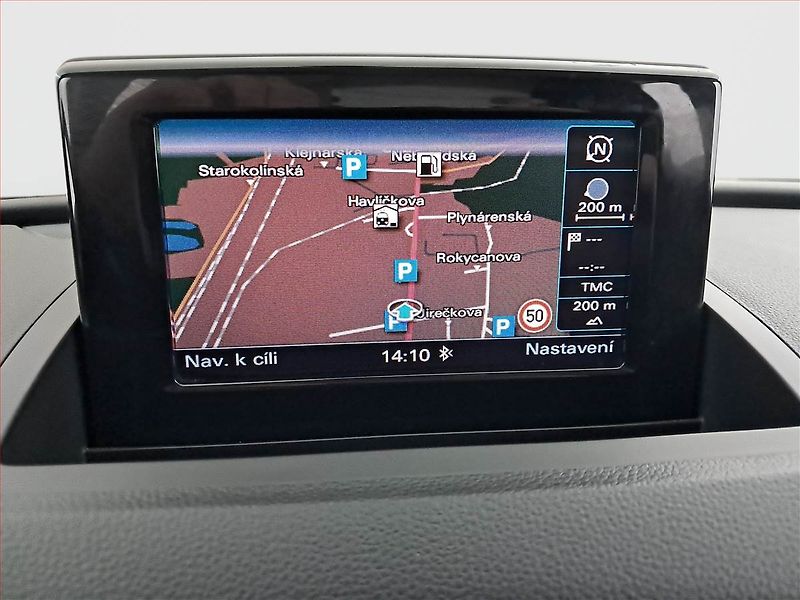 Audi Q3 (2013) basis 2.0 TDI, Serv.kniha - fotka 16 z 18