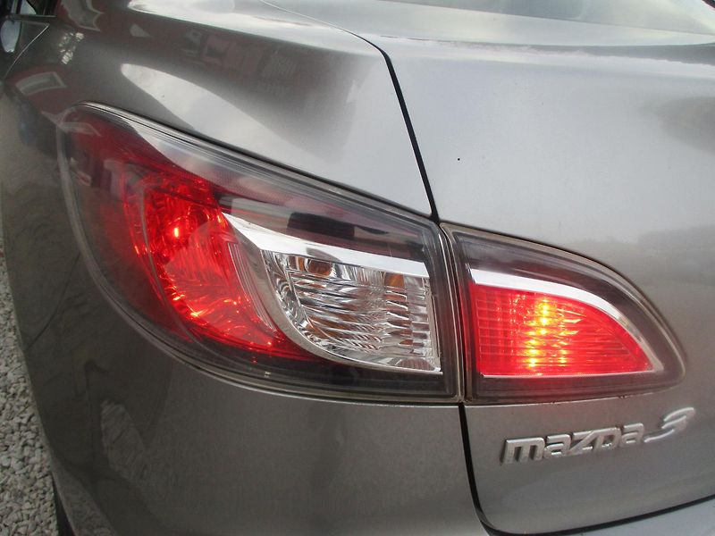 Mazda 3 1.6i KLIMA TAŽNÉ +SADA KOL - fotka 31 z 32