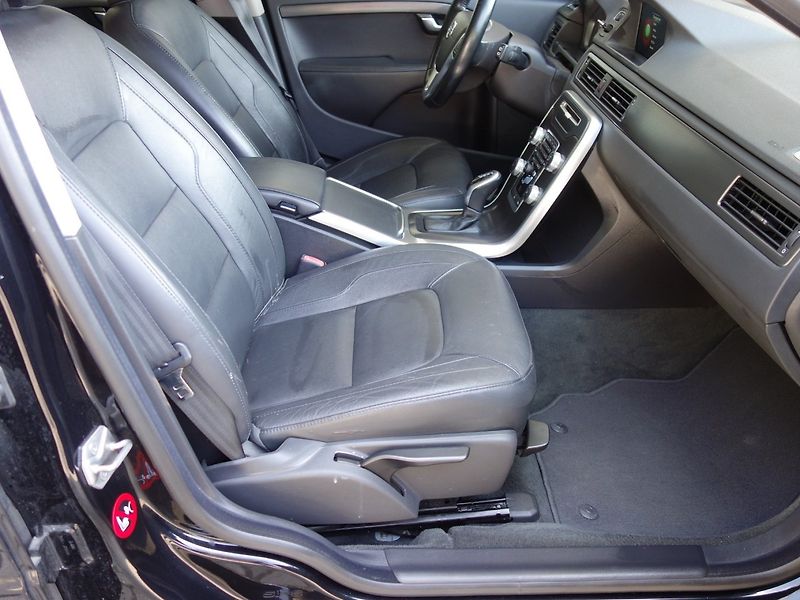 Volvo V70 (2015) 2.0D4 133kW 8A DRIVE - fotka 23 z 39
