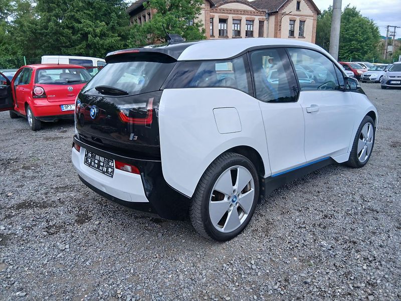 BMW i3 125 kW, 86tis km - fotka 12 z 47