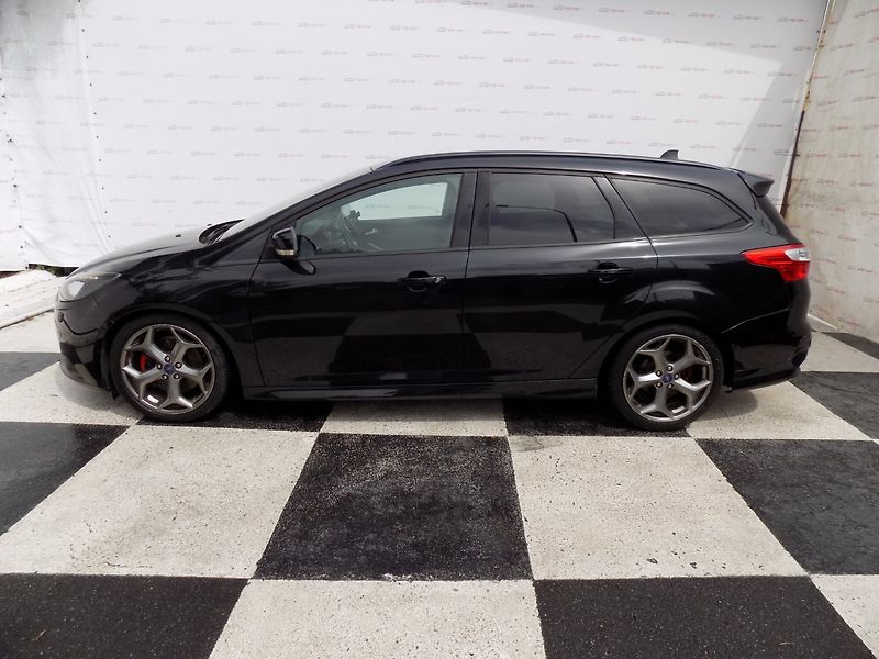 Ford Focus (2013) 2.0i ST/Bi-xenon/kůže/LED/ - fotka 2 z 36