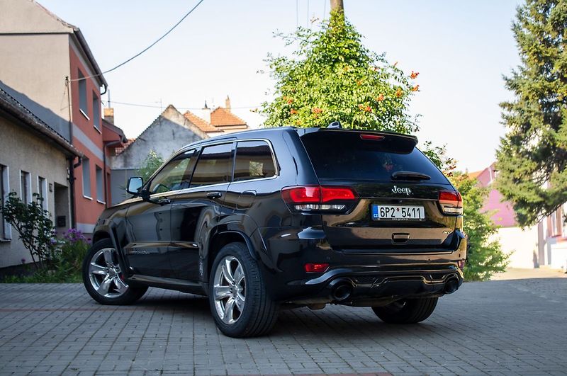 Jeep Grand Cherokee - fotka 7 z 21