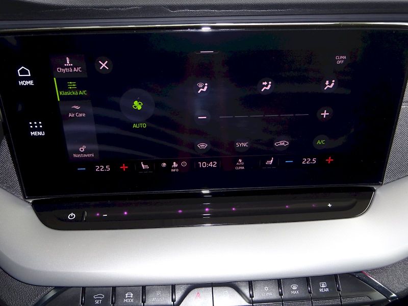 Škoda Octavia (2023) STYLE PLUS TD 85/2.0 M6F + taž - fotka 16 z 21