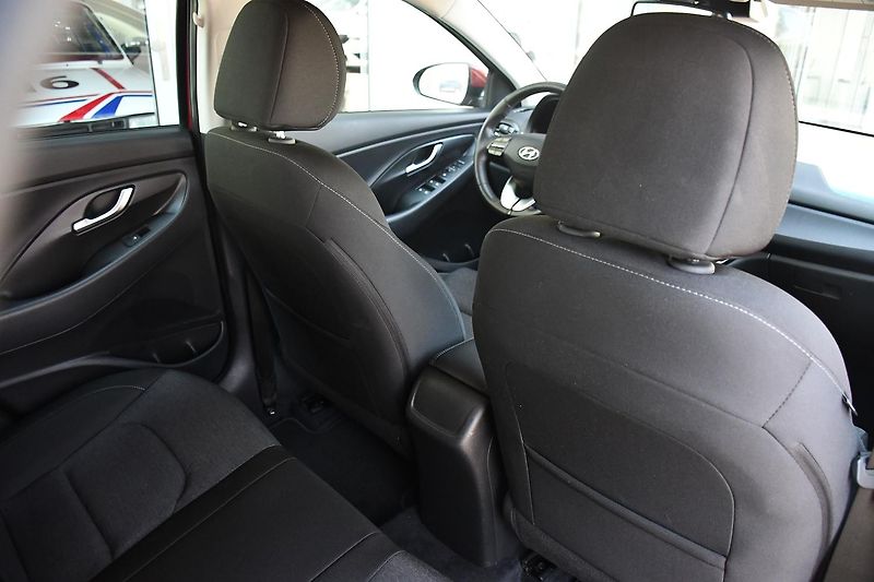 Hyundai i30 1.0TGi DCT STYLE ČR 1M - fotka 15 z 49