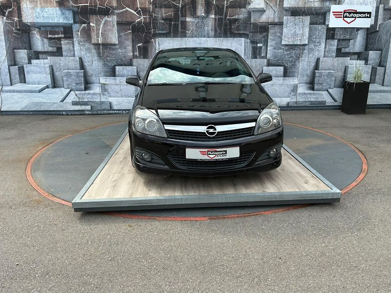 Opel Astra (2008) 1.9 CDTi, 110KW, GTC - fotka 2 z 29