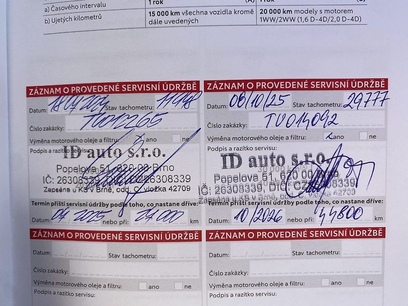 Toyota Corolla 1.5i, ČR, Style Tech, DPH - fotka 16 z 17