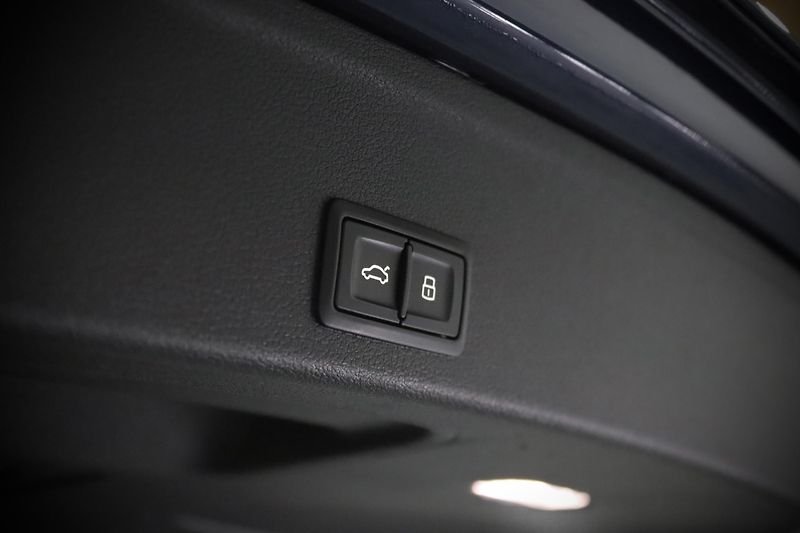 Audi A4 2.0 TFSI ultra 140 kW S line - fotka 46 z 49